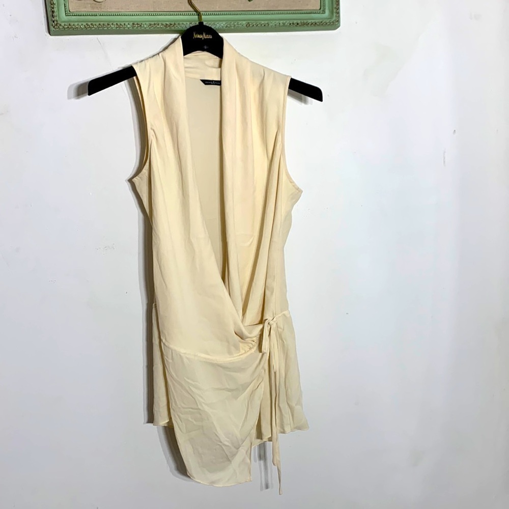 Vintage Guess by Marciano off white plunging v neck wrap sleeveless blouse small